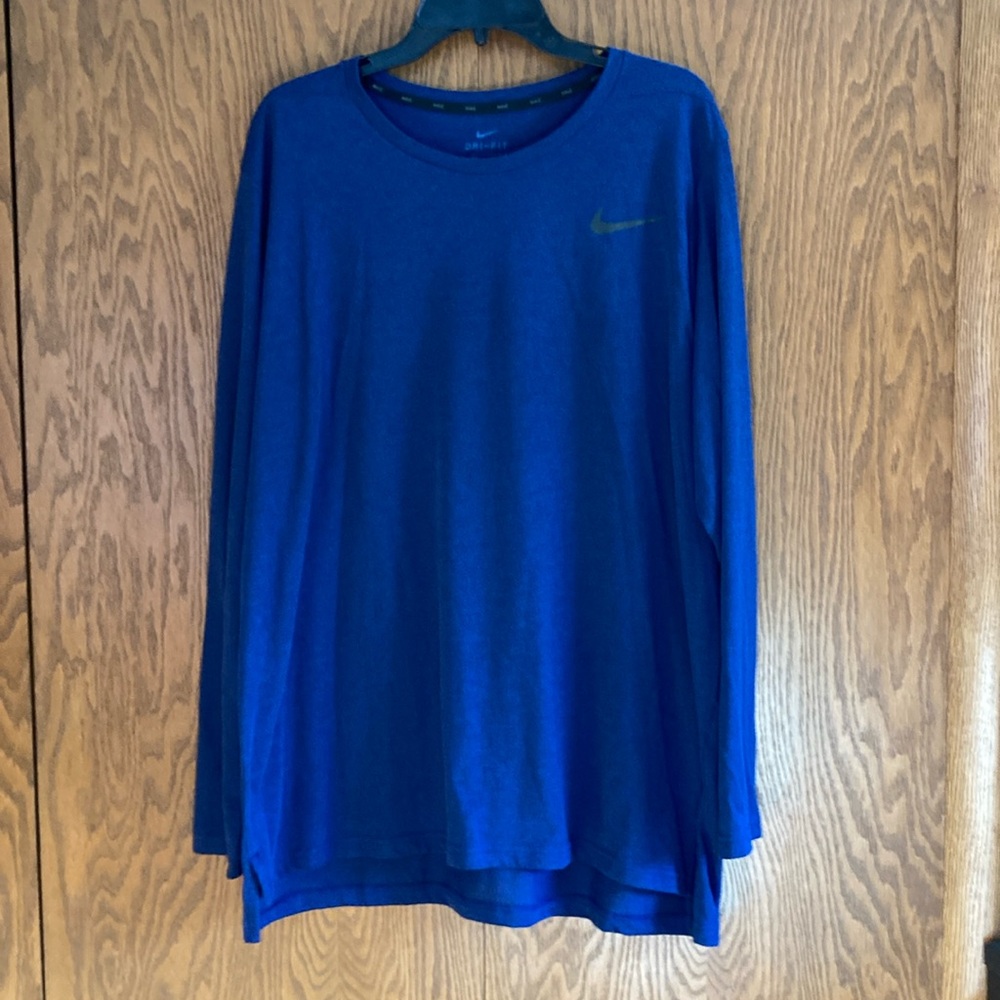 Nike Dri-Fit midnight blue long sleeves crew neck shirt.